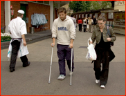 Injured Ed Joyce (with his sister Jemma) back on his feet