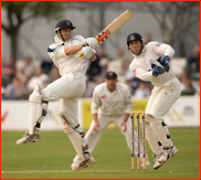 Matt Prior watches Nic Pothas, 4 off Robin Martin-Jenkins