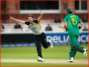 Ian Butler bowls Graeme Smith.