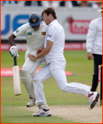 Bowler Steven Finn & Dilhara Fernando collide, Lord's, 2011