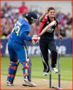 Jade Dernbach bowls Lasith Malinga, Trent Br. ODI, 2011