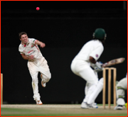 Simon Kerrigan bowls, Abu Dhabi, 2012