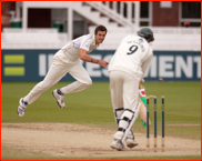 Steven Finn bowls Worcs last man Alan Richardson, 2012