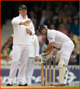 Trott routine as Smith sets field, England v SA, 2012