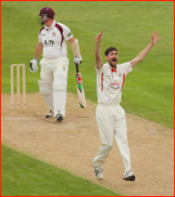 Bowler Kyle Hogg appeals, David Sales is lbw, 2013